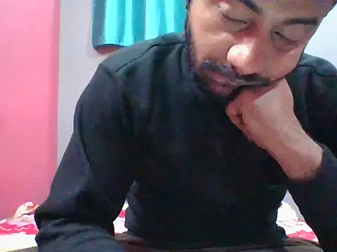 Snapshot of chutlhunter chatting on December 13, 2025, 8:04 pm chutlhunter online show from December 13, 2025, 8:04 pm