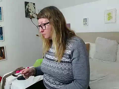 Snapshot of OlgaPavlova chatting on April 9, 2026, 12:44 pm OlgaPavlova online show from April 9, 2026, 12:44 pm