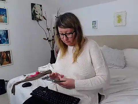 Snapshot of OlgaPavlova chatting on April 23, 2026, 11:27 am OlgaPavlova online show from April 23, 2026, 11:27 am