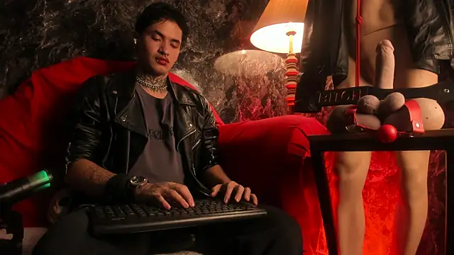 Snapshot of AlecBanne chatting on March 20, 2026, 10:00 pm AlecBanne online show from March 20, 2026, 10:00 pm