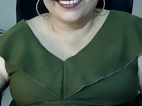 Snapshot of Soniya_Sha chatting on May 12, 2026, 7:09 pm Soniya Sha online show from May 12, 2026, 7:09 pm
