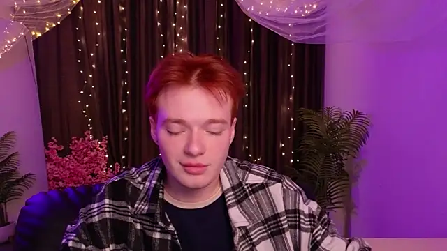 Kristenegor online show from January 6, 2026, 9:52 pm