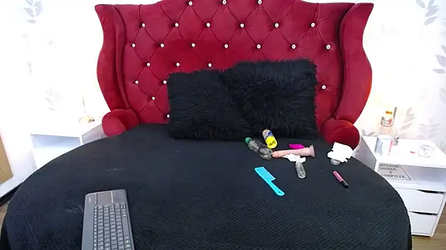 MargarettCooper  online show from February 3, 2026, 11:48 am