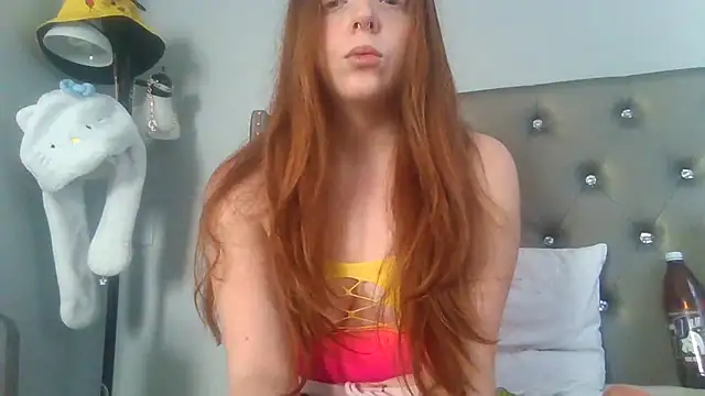 Snapshot of RedRubyRed chatting on December 5, 2025, 5:11 pm RedRubyRed online show from December 5, 2025, 5:11 pm