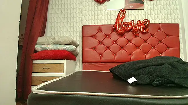 Elizabetth Roman online show from March 3, 2026, 6:59 pm