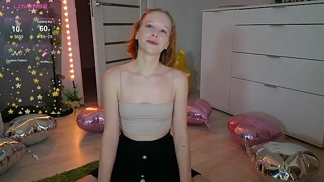 Lace Thrill online show from May 6, 2026, 11:31 pm