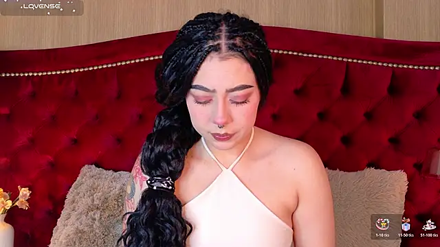 TaniaRedd  online show from December 17, 2025, 1:38 pm