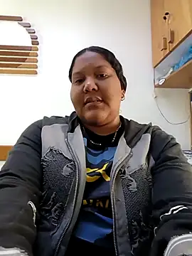 Snapshot of VaneandRossy chatting on February 16, 2026, 12:15 pm VaneandRossy online show from February 16, 2026, 12:15 pm