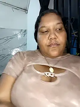 Snapshot of VaneandRossy chatting on February 21, 2026, 10:45 pm VaneandRossy online show from February 21, 2026, 10:45 pm