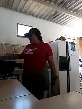 Snapshot of VaneandRossy chatting on March 7, 2026, 6:35 pm VaneandRossy online show from March 7, 2026, 6:35 pm