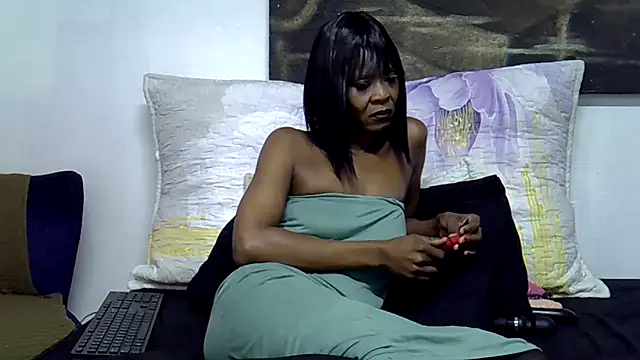 Snapshot of DivineEbonyGrace chatting on February 16, 2026, 10:40 pm DivineEbonyGrace online show from February 16, 2026, 10:40 pm