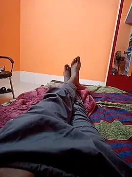 Snapshot of RahulPriya-1992 chatting on December 4, 2025, 7:57 pm RahulPriya-1992 online show from December 4, 2025, 7:57 pm