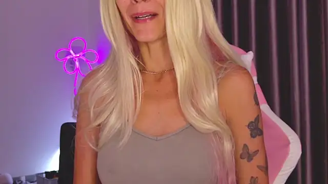 betty xoxoo online show from June 17, 2026, 11:42 am