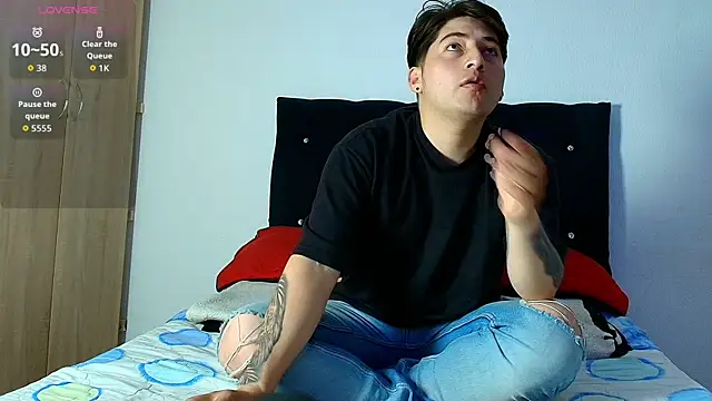 Snapshot of ethan__01 chatting on December 5, 2025, 5:44 pm ethan 01 online show from December 5, 2025, 5:44 pm