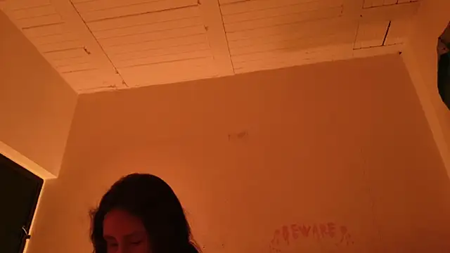Snapshot of MoonLipsON- chatting on June 21, 2026, 1:33 am MoonLipsON- online show from June 21, 2026, 1:33 am