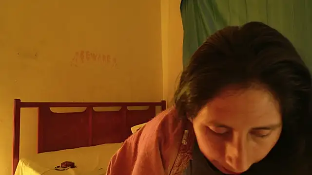 Snapshot of MoonLipsON- chatting on May 24, 2026, 4:12 am MoonLipsON- online show from May 24, 2026, 4:12 am