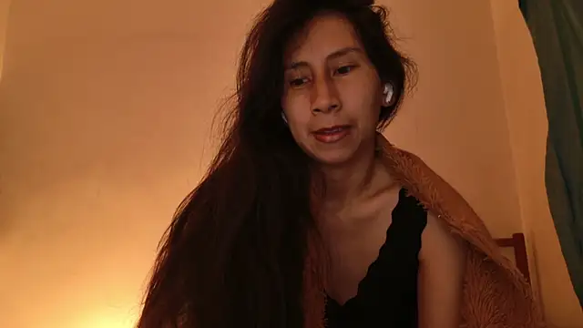 Snapshot of MoonLipsON- chatting on June 4, 2026, 6:51 am MoonLipsON- online show from June 4, 2026, 6:51 am