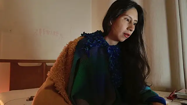 Snapshot of MoonLipsON- chatting on July 21, 2026, 1:19 am MoonLipsON- online show from July 21, 2026, 1:19 am