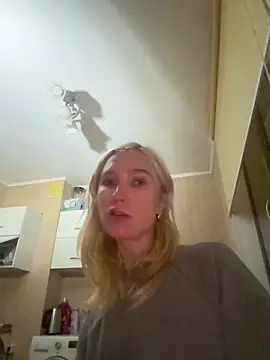 Snapshot of KisJeni chatting on December 15, 2025, 9:20 pm KisJeni online show from December 15, 2025, 9:20 pm