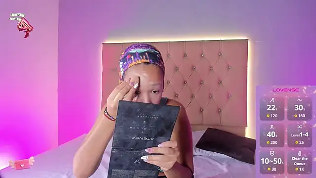 Snapshot of EmmaLawrence_ chatting on February 14, 2026, 8:58 am EmmaLawrence online show from February 14, 2026, 8:58 am