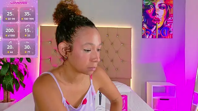 Snapshot of EmmaLawrence_ chatting on March 13, 2026, 9:03 am EmmaLawrence online show from March 13, 2026, 9:03 am