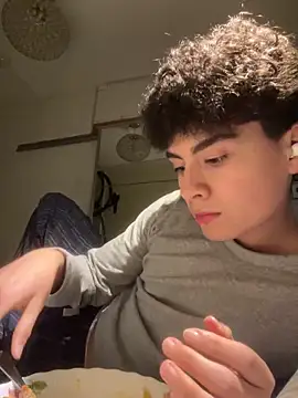 Snapshot of hungspanishtwink chatting on February 24, 2026, 10:21 pm hungspanishtwink online show from February 24, 2026, 10:21 pm