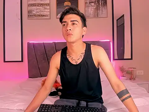 Feiccer Thomson1 online show from February 1, 2026, 1:37 am