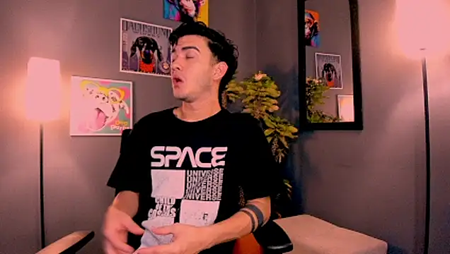 Feiccer Thomson1 online show from February 6, 2026, 4:08 am