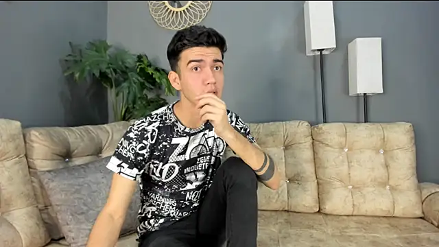 Snapshot of Feiccer_Thomson1 chatting on December 15, 2025, 1:28 pm Feiccer Thomson1 online show from December 15, 2025, 1:28 pm