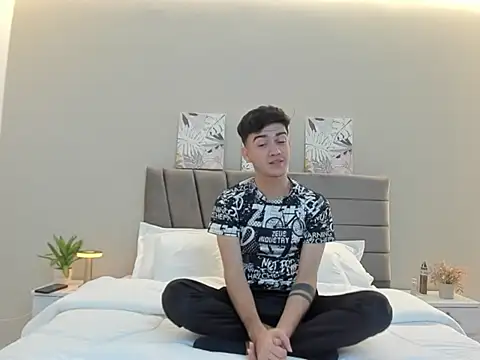 Snapshot of Feiccer_Thomson1 chatting on December 5, 2025, 7:45 pm Feiccer Thomson1 online show from December 5, 2025, 7:45 pm