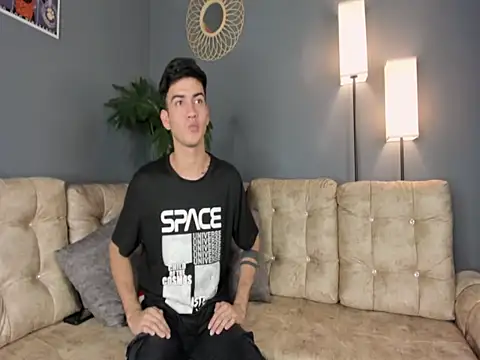 Snapshot of Feiccer_Thomson1 chatting on December 14, 2025, 8:03 pm Feiccer Thomson1 online show from December 14, 2025, 8:03 pm