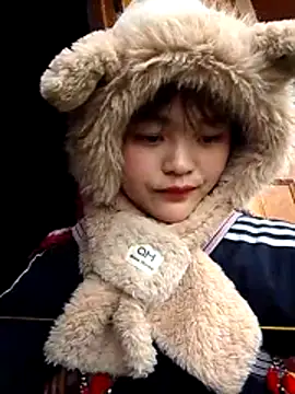 candy-bobo online show from December 17, 2025, 4:17 am