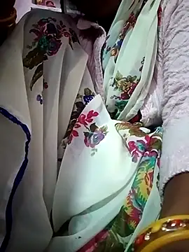 Snapshot of Rashili chatting on December 16, 2025, 4:28 am Rashili online show from December 16, 2025, 4:28 am