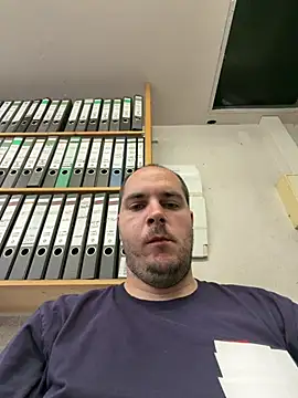 Snapshot of GeilerFinn95 chatting on June 17, 2026, 4:50 pm GeilerFinn95 online show from June 17, 2026, 4:50 pm