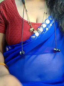 Snapshot of Preeti345 chatting on April 23, 2026, 8:10 am Preeti345 online show from April 23, 2026, 8:10 am