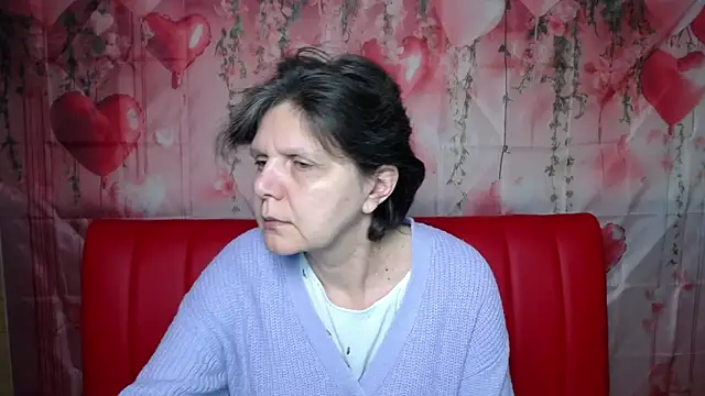 LunaDobra online show from February 4, 2026, 6:03 pm