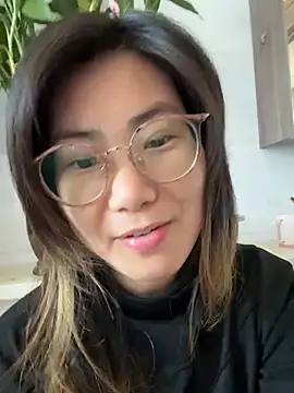 Snapshot of Lilia6666 chatting on December 17, 2025, 2:38 am Lilia6666 online show from December 17, 2025, 2:38 am