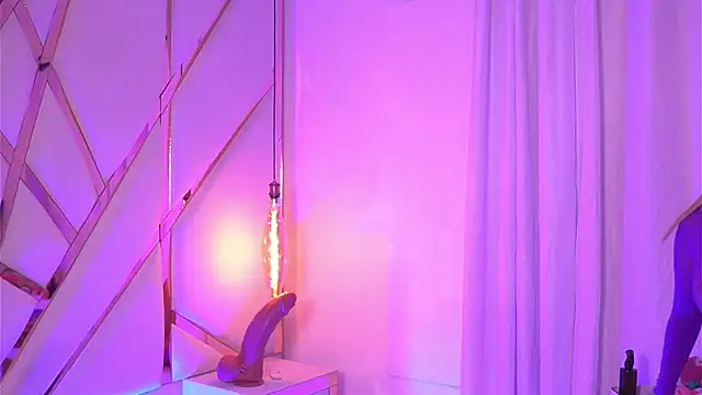 Sophie-velvet online show from May 3, 2026, 7:50 pm
