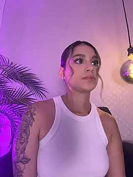 Snapshot of Sophie-velvet chatting on July 21, 2026, 7:48 pm Sophie-velvet online show from July 21, 2026, 7:48 pm