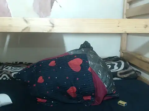 Snapshot of Phoenix_Curvelicious chatting on December 14, 2025, 8:03 pm Phoenix Curvelicious online show from December 14, 2025, 8:03 pm