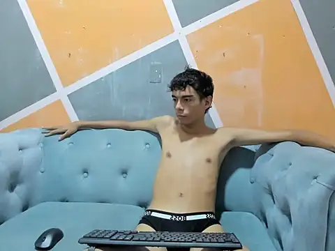 Snapshot of noah_pierce chatting on December 16, 2025, 1:43 am noah pierce online show from December 16, 2025, 1:43 am