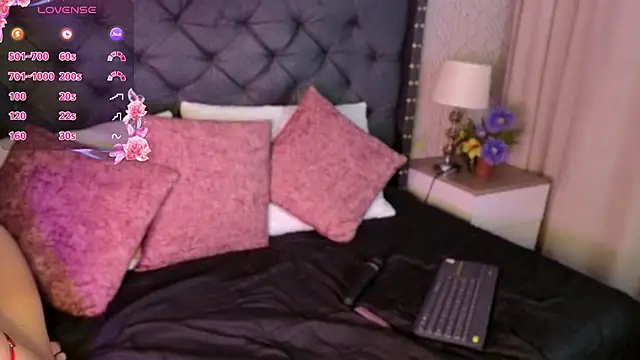 Snapshot of ariana__rosse chatting on August 4, 2026, 3:22 am ariana rosse online show from August 4, 2026, 3:22 am