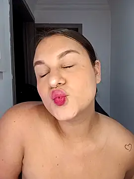 Valeriaa 21 online show from March 18, 2026, 12:47 am