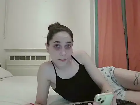 cristinalore online show from July 27, 2026, 8:16 pm