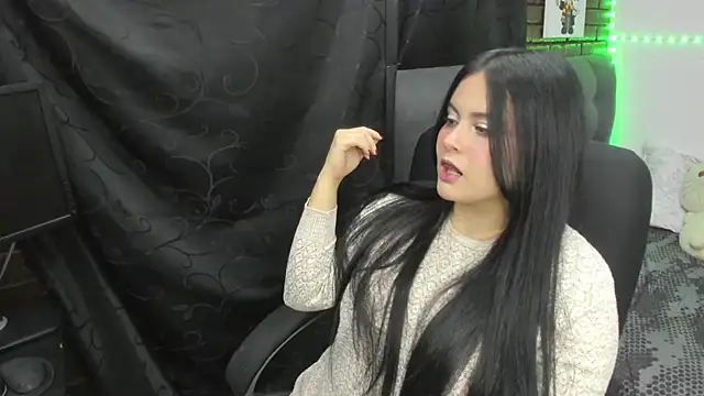 candylunas  online show from March 2, 2026, 3:51 am