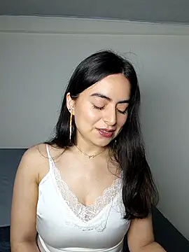 Snapshot of saasha_Petit chatting on March 9, 2026, 10:52 am saasha Petit online show from March 9, 2026, 10:52 am