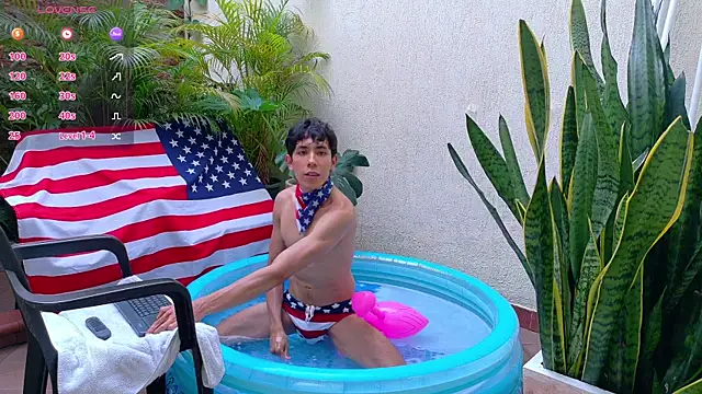 Snapshot of Neo_Twink chatting on July 4, 2026, 7:18 pm Neo Twink online show from July 4, 2026, 7:18 pm