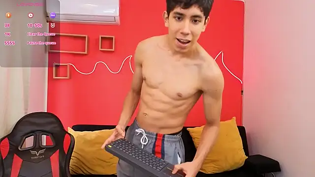 Snapshot of Neo_Twink chatting on June 9, 2026, 7:04 pm Neo Twink online show from June 9, 2026, 7:04 pm