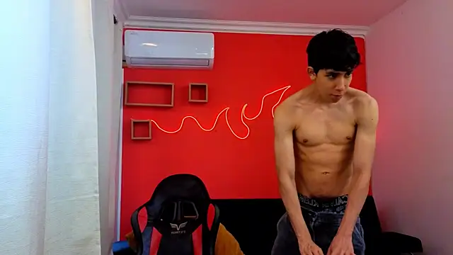 Neo Twink online show from April 23, 2026, 7:04 pm