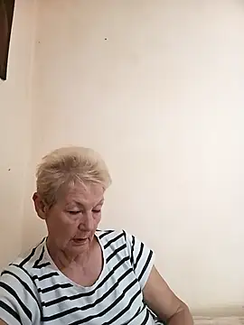 Snapshot of Calypso-Loove chatting on July 5, 2026, 9:49 am Calypso-Loove online show from July 5, 2026, 9:49 am